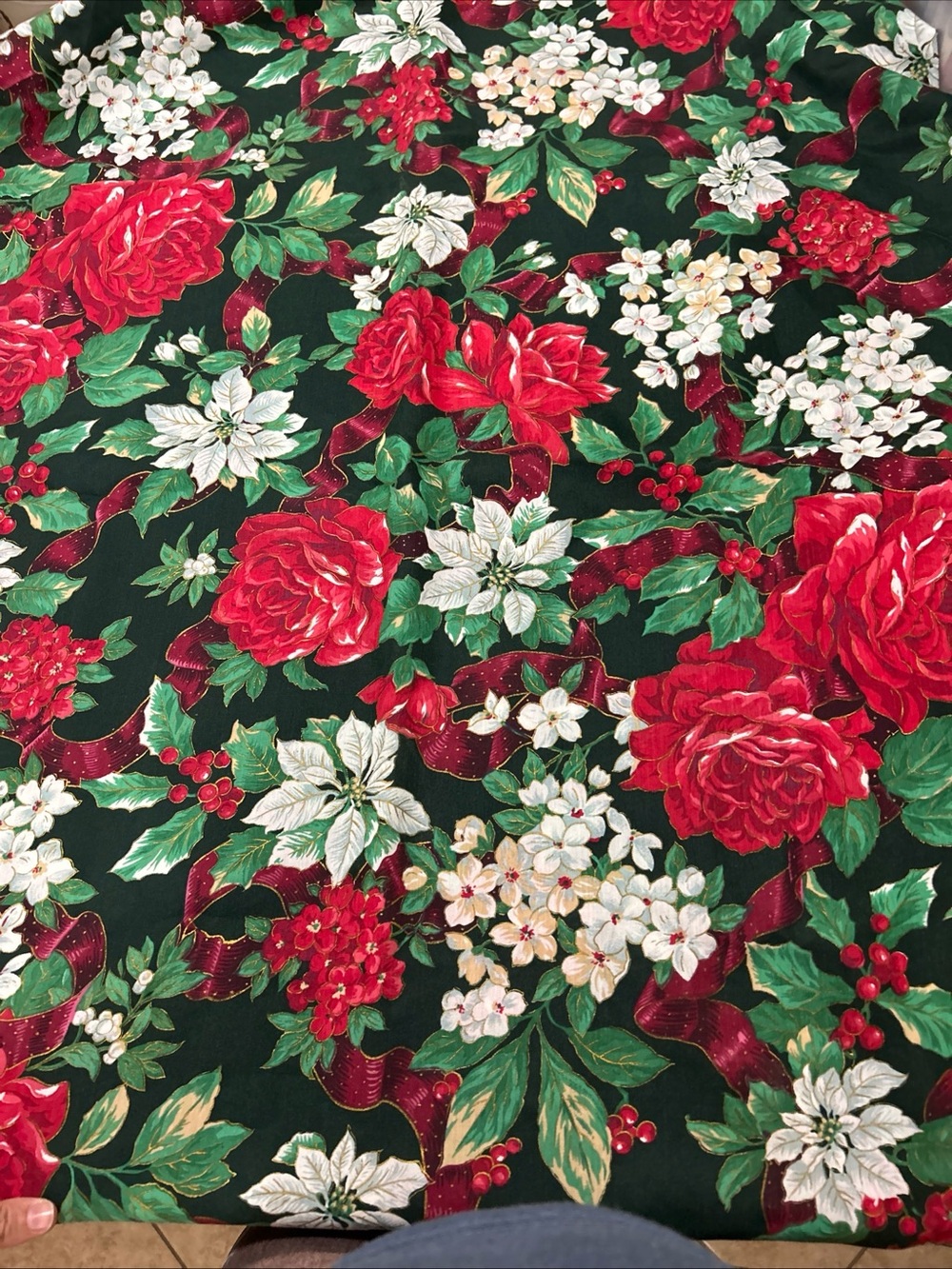 Vintage Christmas Tablecloth Dark Green Red Roses Poinsettia 82x46